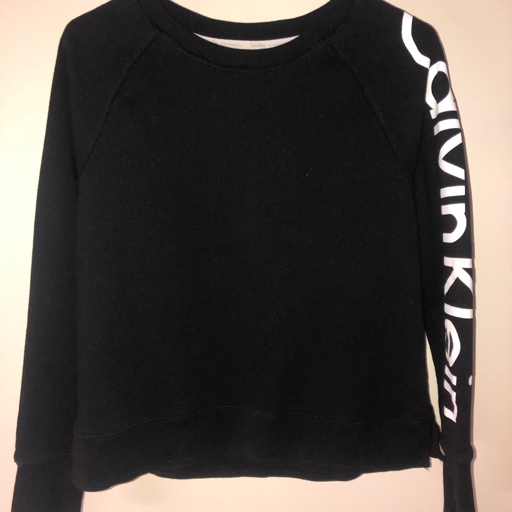 Calvin Klein Performance Crewneck- youth XL (equal to adult xs)
